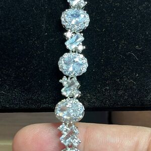 Elegant Silver AAA CZ WHITE Bracelet 8” and so Dazzling!  Luxury feel and look!!
